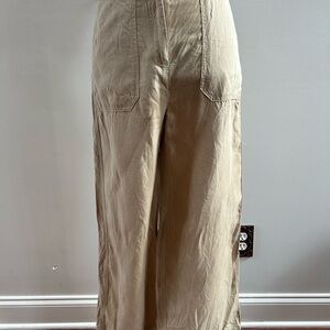 Zara Women's Tan Capris